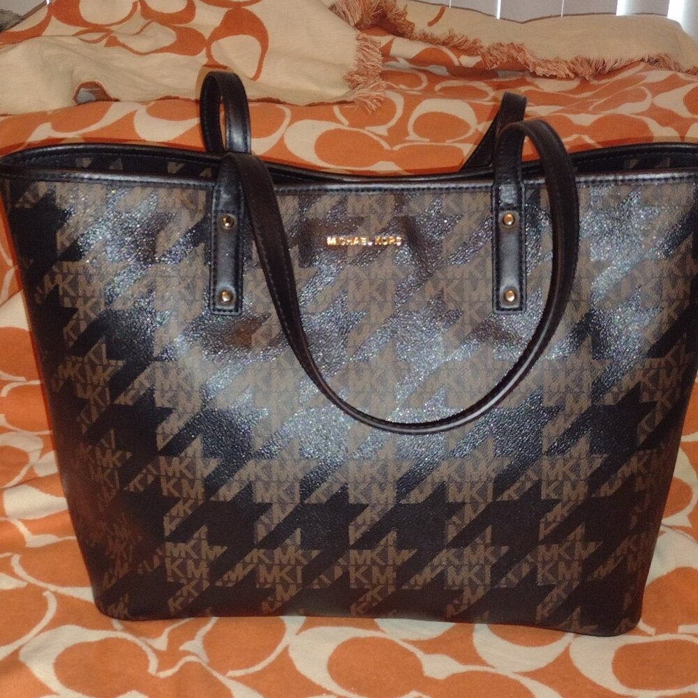 Michael Kors Brown monogram and Black houndstooth Carter Tote